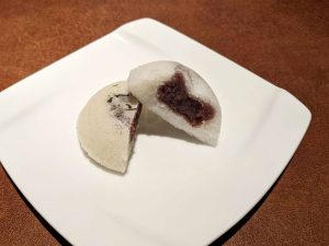 デザート：鹿児島郷土菓子かるかん饅頭