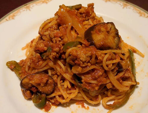 8月のおすすめ〜夏野菜のカレーパスタ – 川崎店